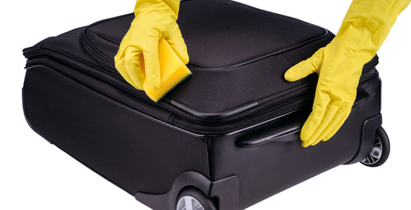 6 manières de nettoyer une valise en tissu