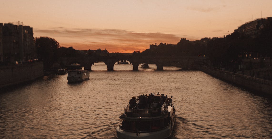 découvrez-pourquoi-la-location-de-bateau-est-idéal-à-paris