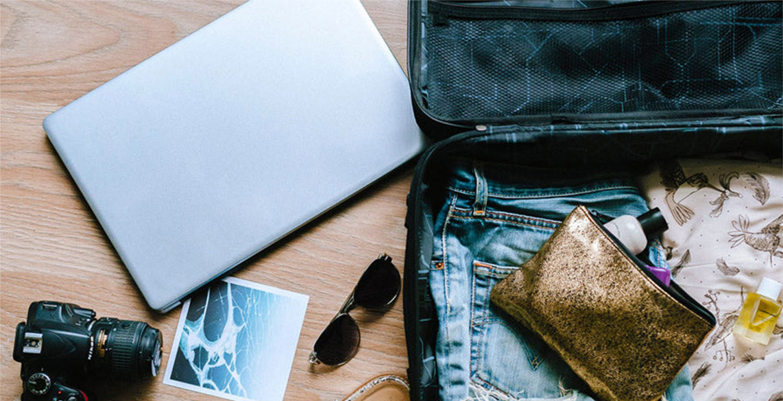 valise-ouverte-rangement-organisateur-de-voyage